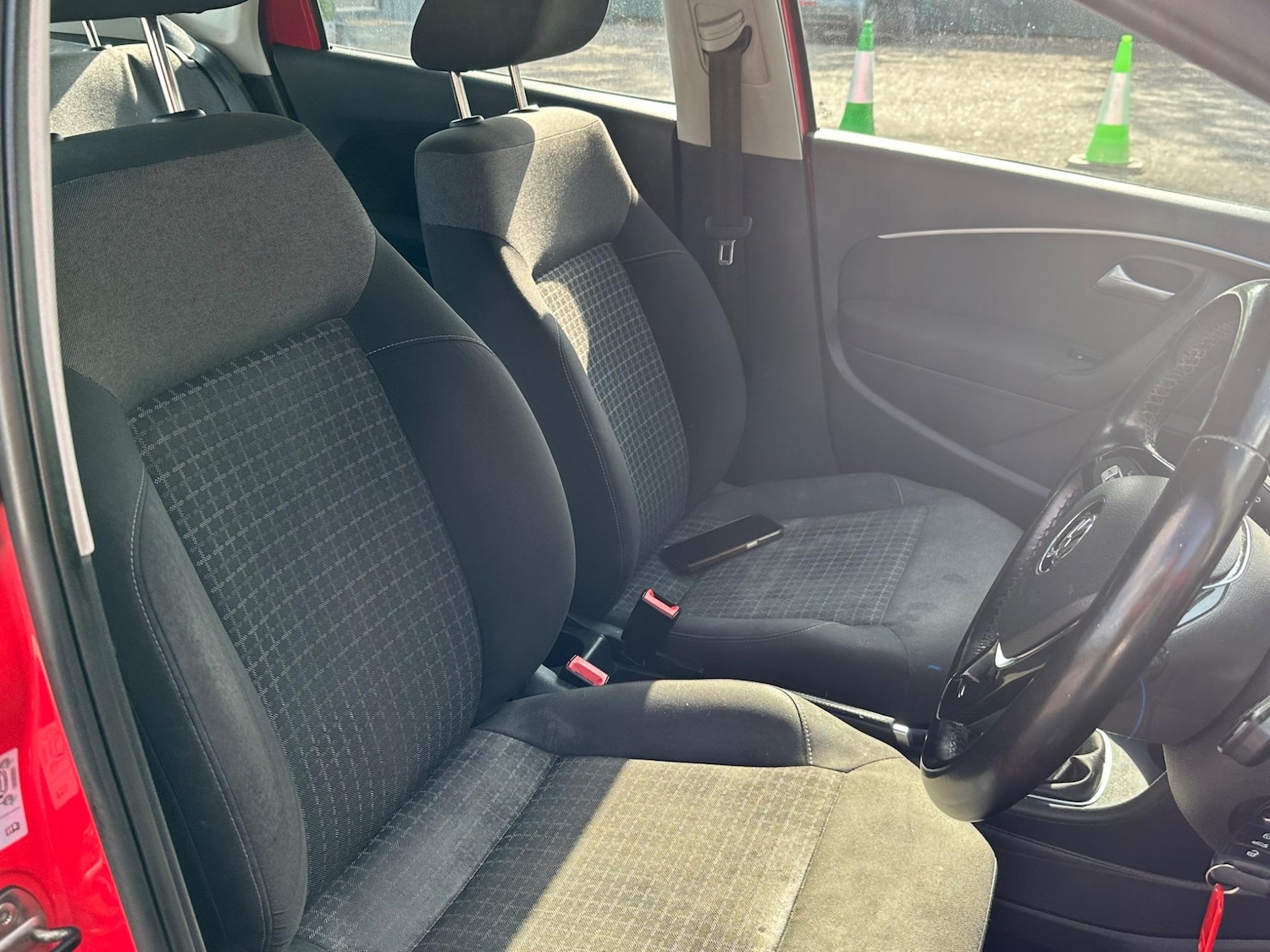 Used Volkswagen Polo 2015 for sale - 76270907: Photo 37