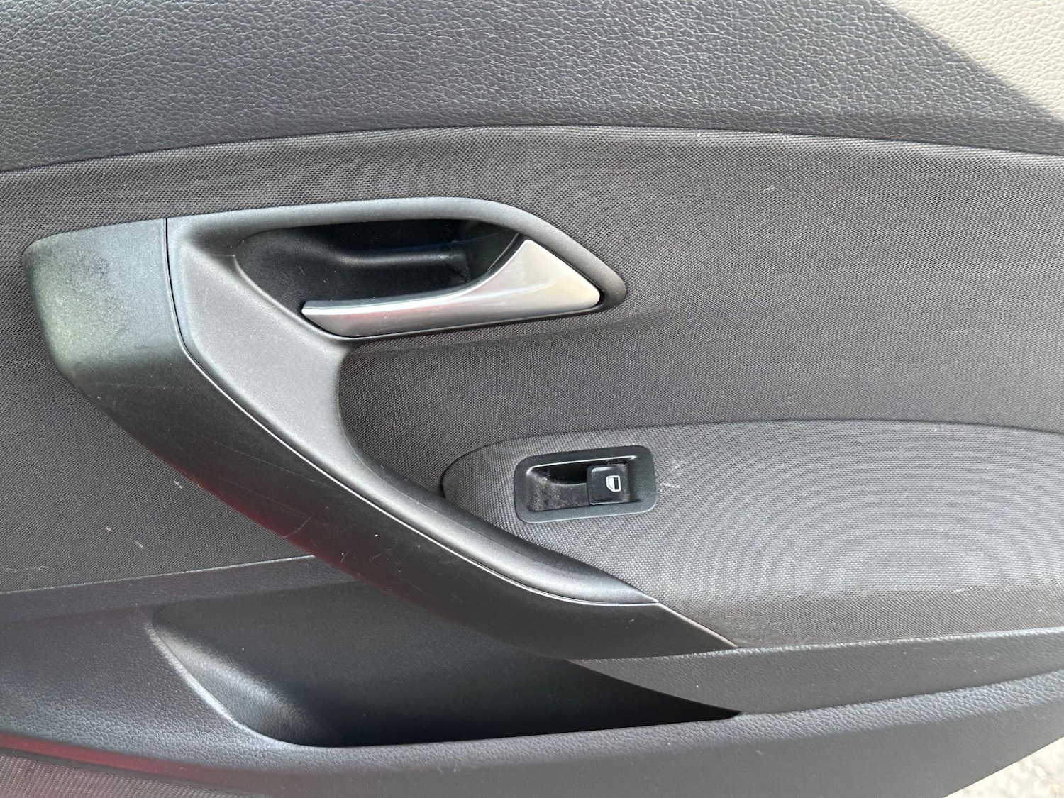 Used Volkswagen Polo 2015 for sale - 76270907: Photo 38