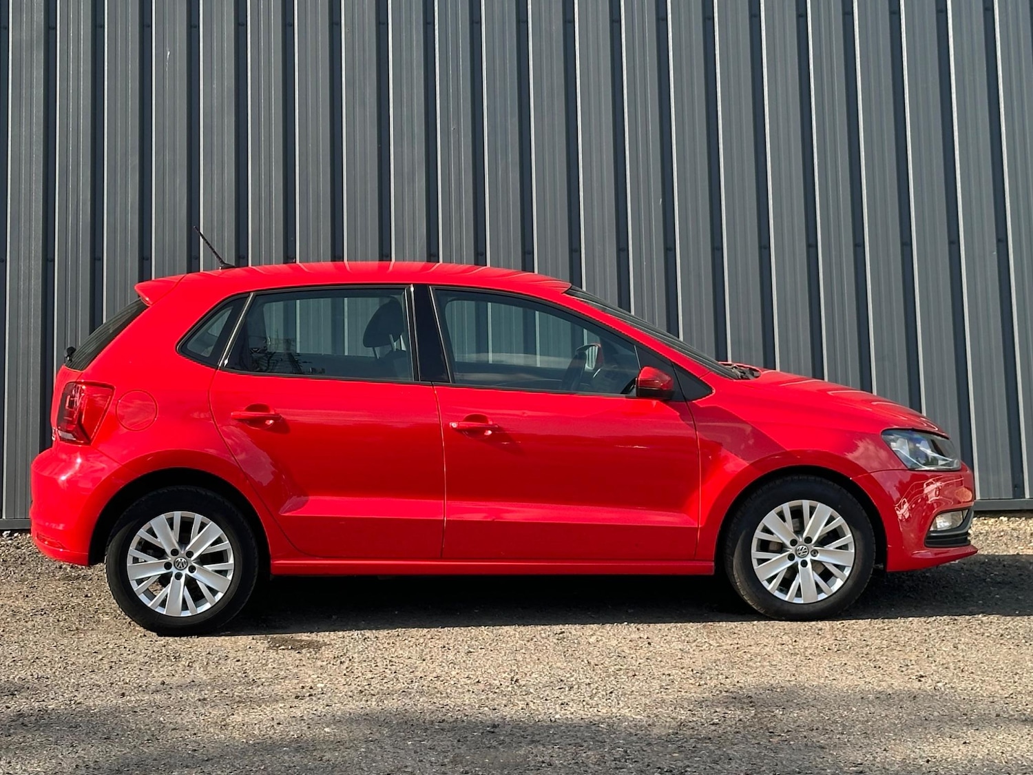 Used Volkswagen Polo 2015 for sale - 76270907: Photo 4