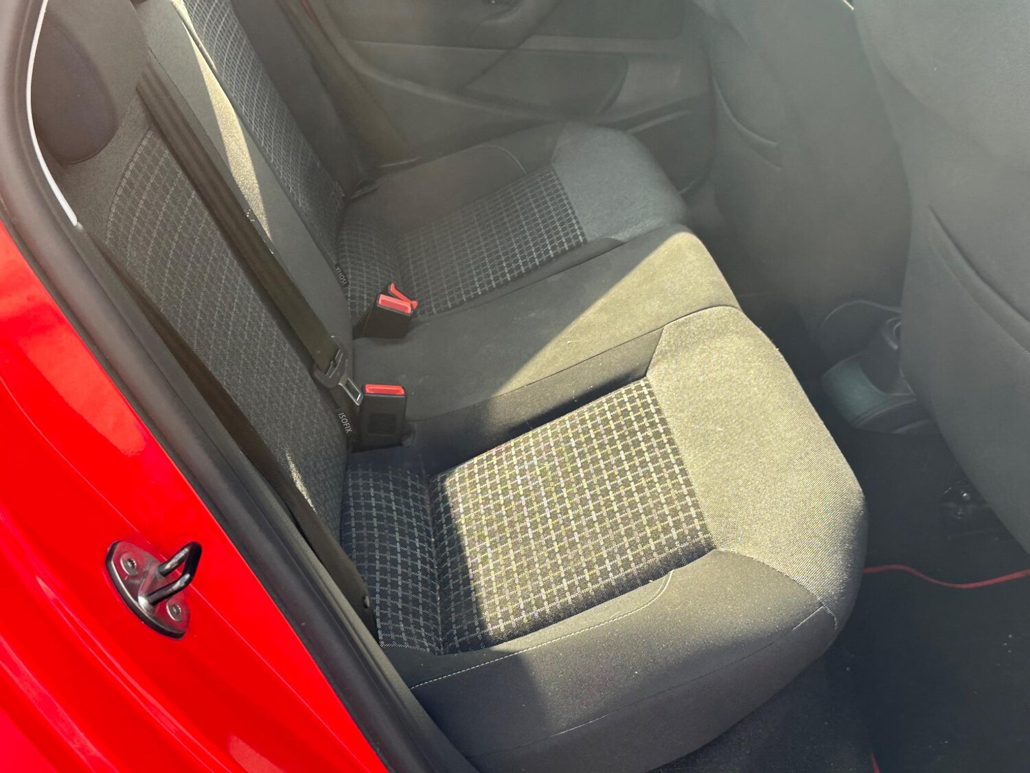 Used Volkswagen Polo 2015 for sale - 76270907: Photo 40