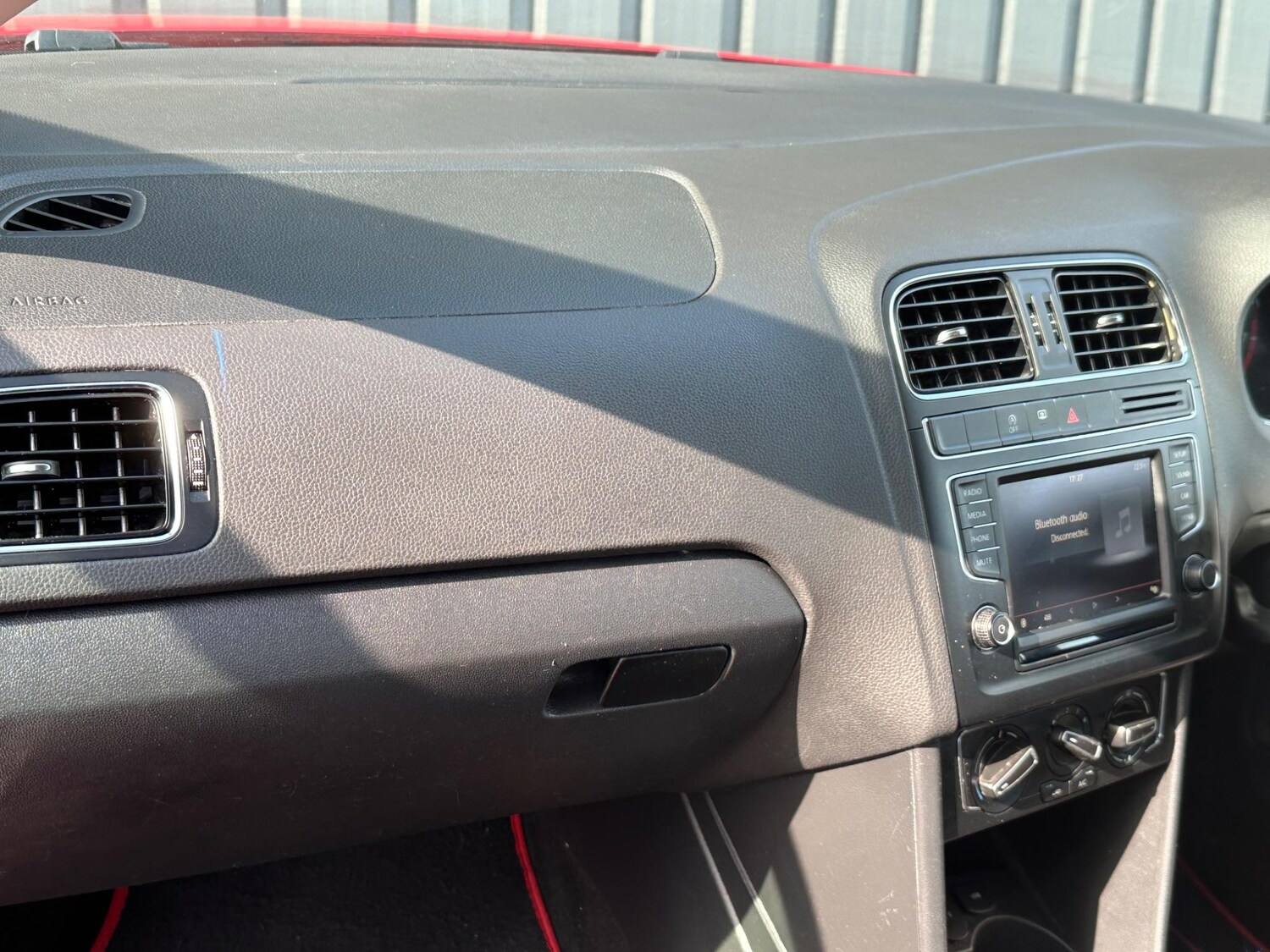 Used Volkswagen Polo 2015 for sale - 76270907: Photo 41