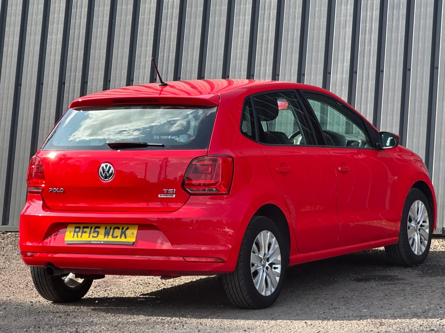 Used Volkswagen Polo 2015 for sale - 76270907: Photo 5