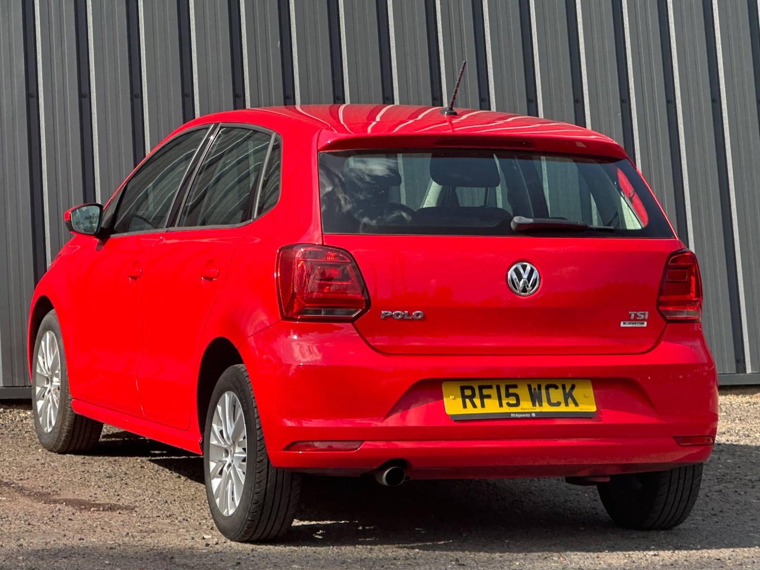 Used Volkswagen Polo 2015 for sale - 76270907: Photo 6