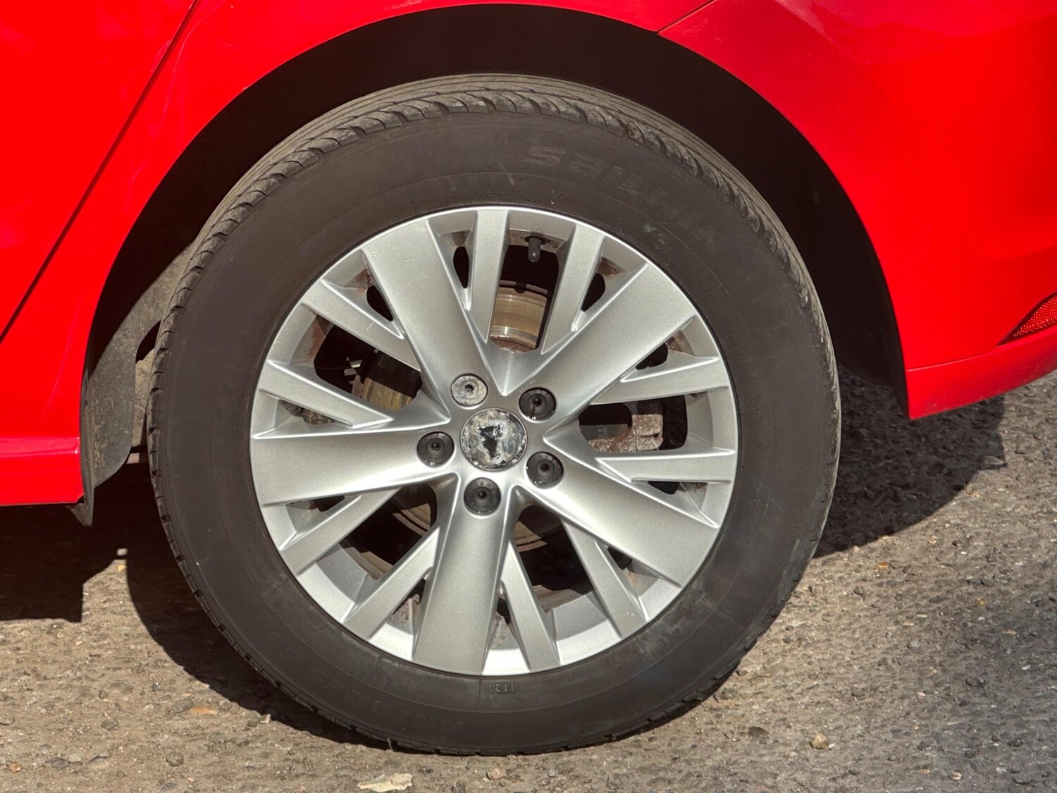 Used Volkswagen Polo 2015 for sale - 76270907: Photo 8