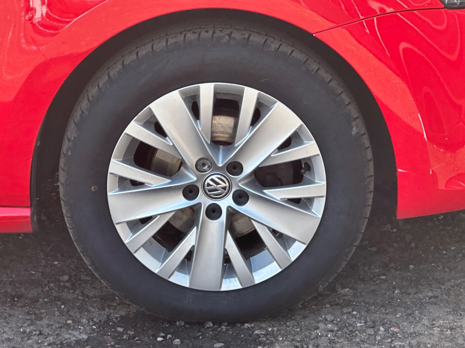 Used Volkswagen Polo 2015 for sale - 76270907: Photo 9