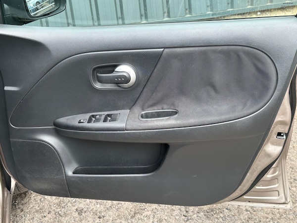 Used Nissan Note 2010 for sale - 75669347: Photo 32