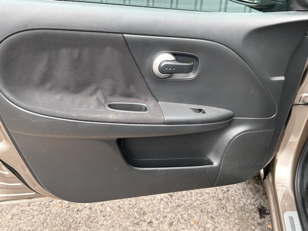 Used Nissan Note 2010 for sale - 75669347: Photo 40