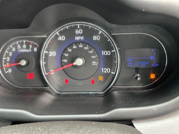 Used Hyundai i10 2012 for sale - 75334465: Photo 17