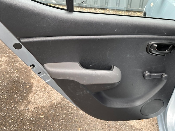 Used Hyundai i10 2012 for sale - 75334465: Photo 35