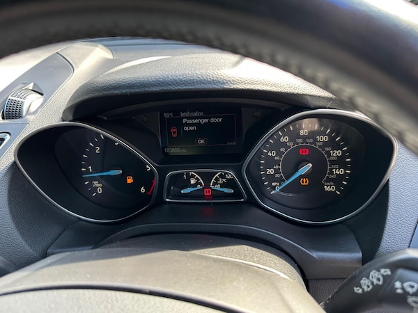 Used Ford C-Max 2015 for sale - 75185904: Photo 21