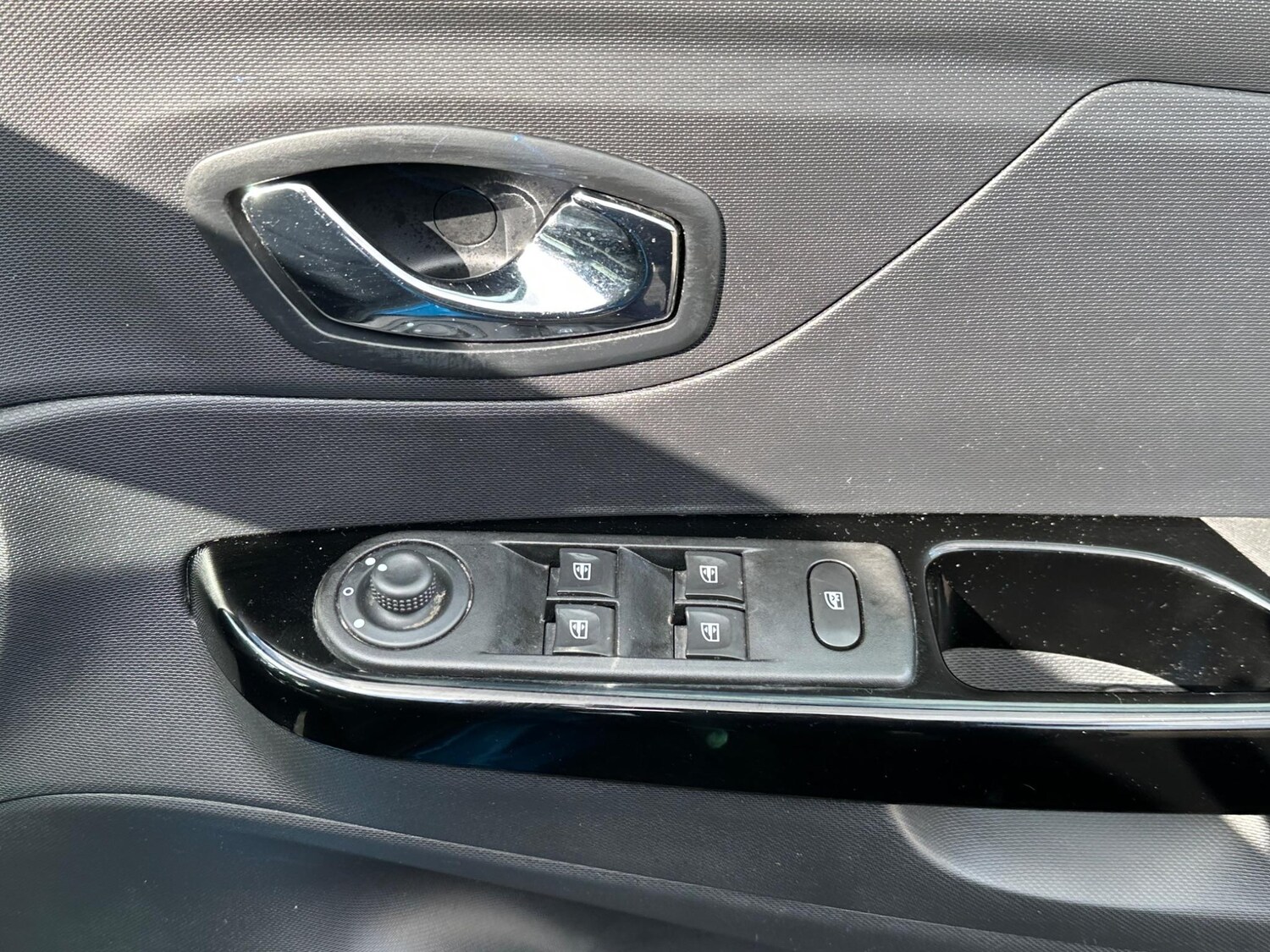 Used Renault Captur 2016 for sale - 76026518: Photo 33
