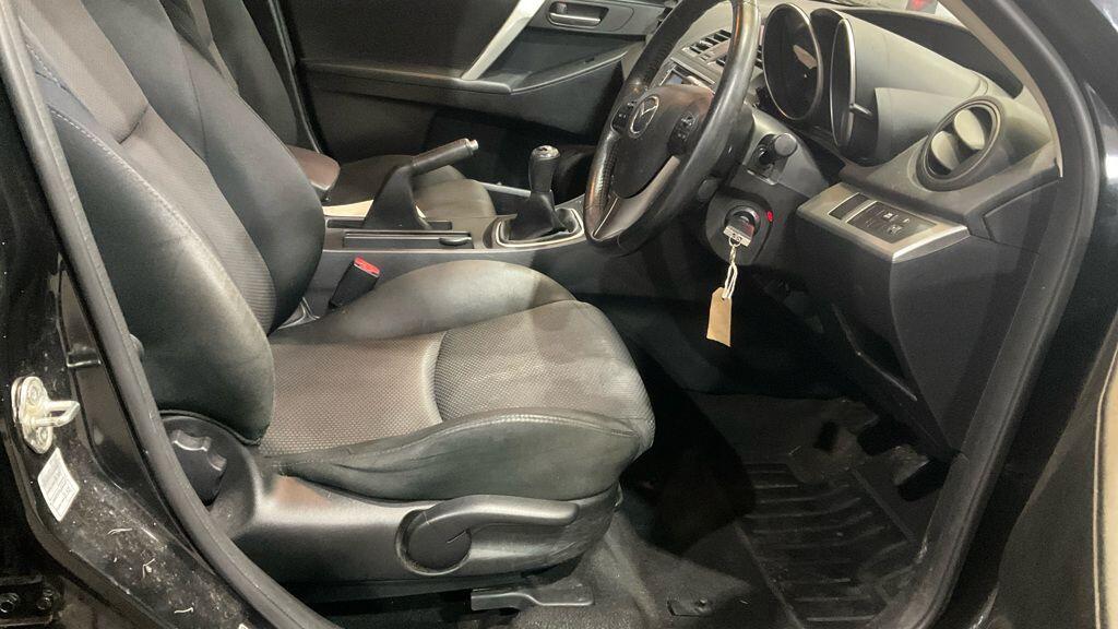Used Mazda Mazda3 2013 for sale - 76109117: Photo 2