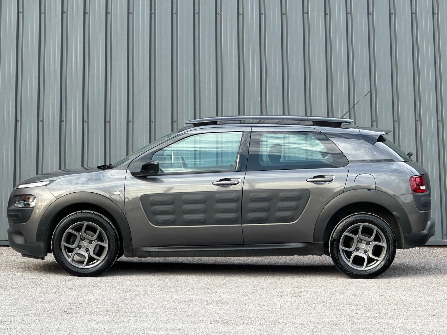Used Citroen C4 Cactus 2017 for sale - 76109360: Photo 3