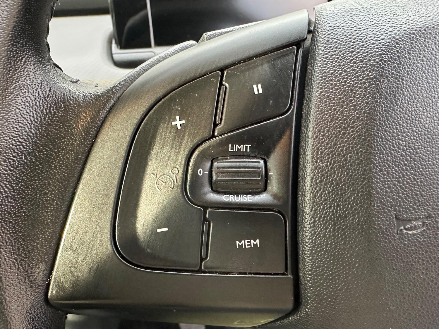 Used Citroen C4 Cactus 2017 for sale - 76109360: Photo 30