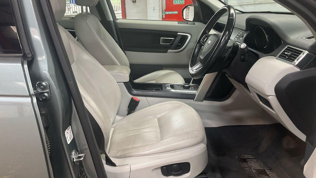 Used Land Rover Discovery Sport 2016 for sale - 76109879: Photo 2