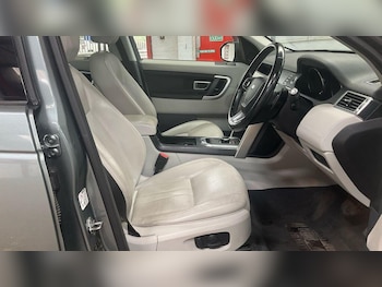 Used Land Rover Discovery Sport 2016 for sale - 76109879: Photo 2