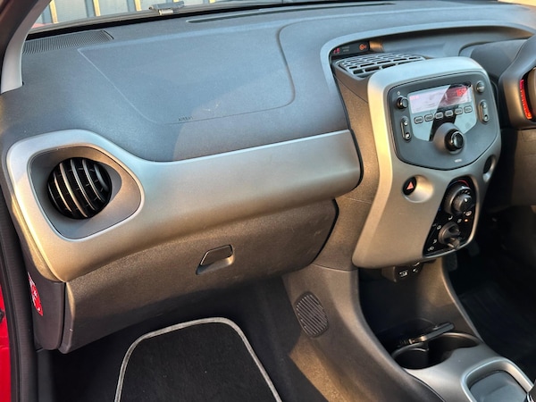 Used Toyota AYGO 2018 for sale - 76239886: Photo 39