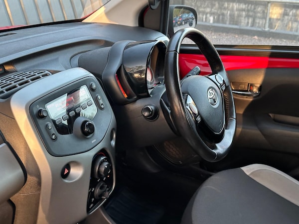 Used Toyota AYGO 2018 for sale - 76239886: Photo 40