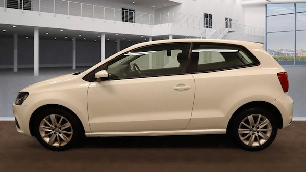 Used Volkswagen Polo 2016 for sale - 75740942: Photo 4