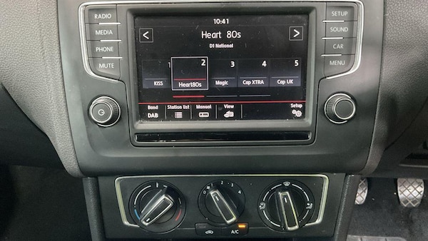 Used Volkswagen Polo 2016 for sale - 75740942: Photo 9