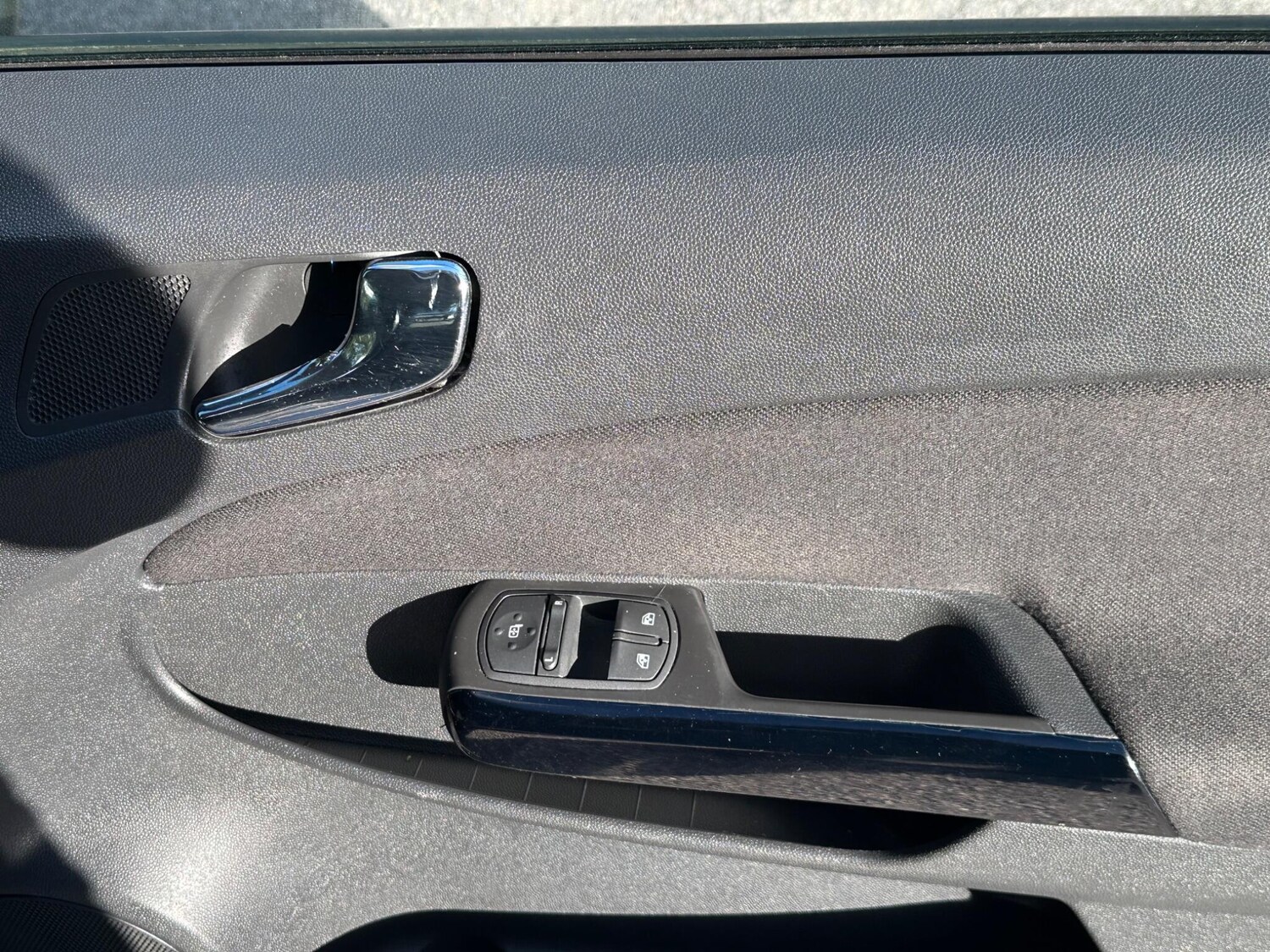 Used Vauxhall Corsa 2012 for sale - 75741755: Photo 24