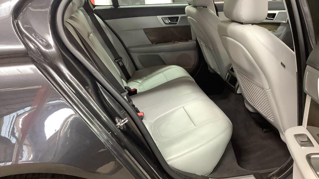 Used Jaguar XF 2012 for sale - 76108985: Photo 8