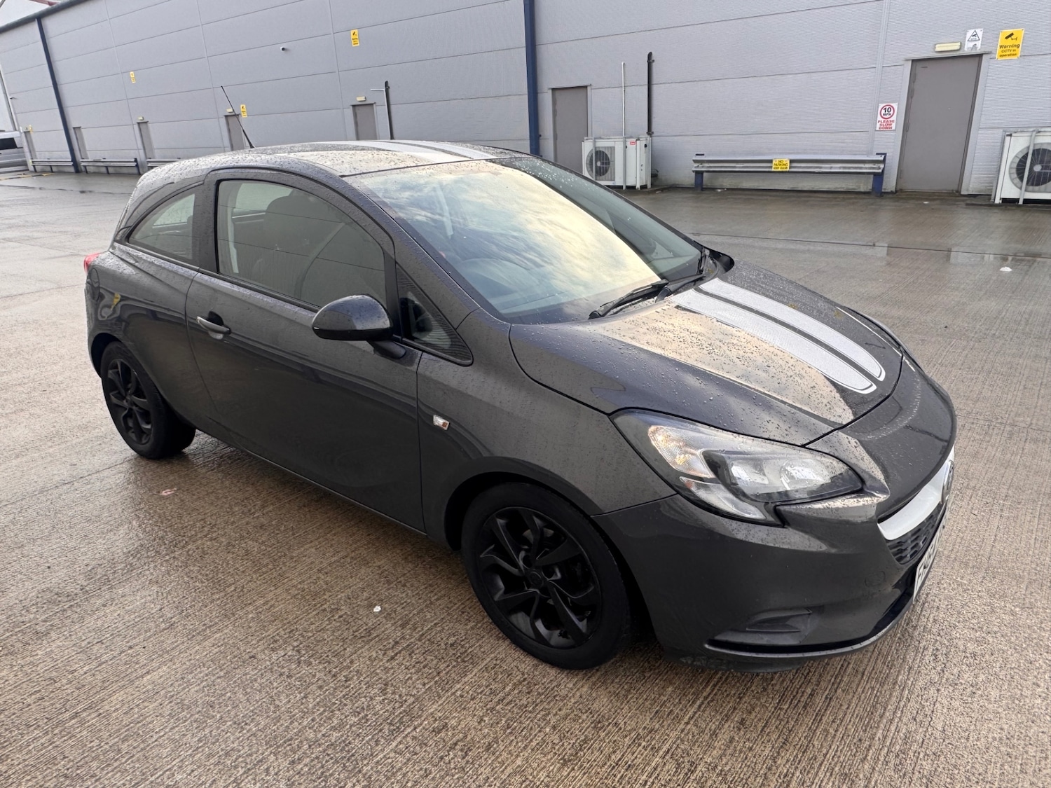 Used Vauxhall Corsa 2015 for sale - 77201063: Photo 3