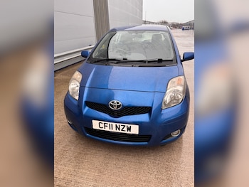 Used Toyota Yaris 2011 for sale - 76980178: Photo