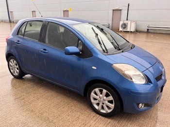 Used Toyota Yaris 2011 for sale - 76980178: Photo