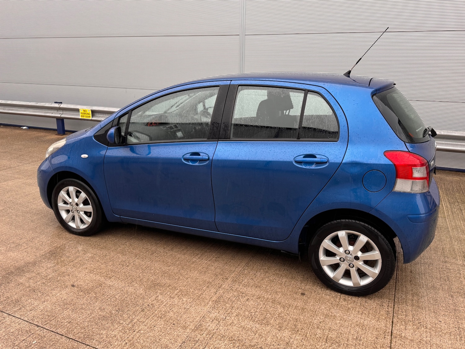 Used Toyota Yaris 2011 for sale - 76980178: Photo 4