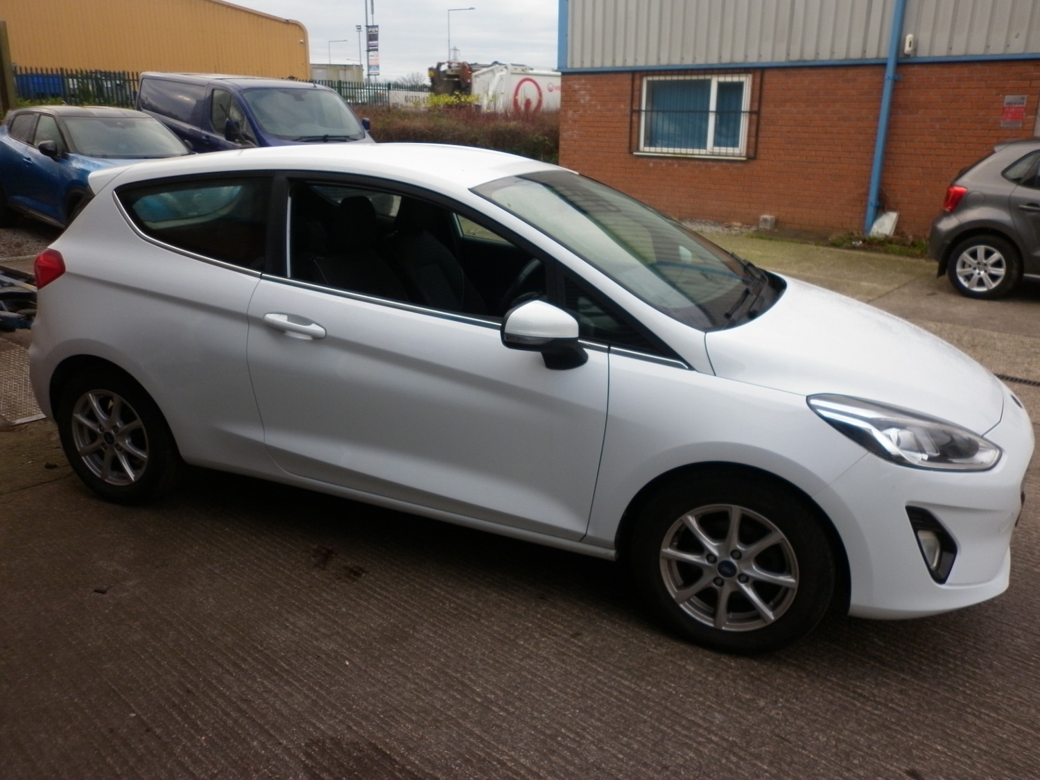 Used Ford Fiesta 2017 for sale - 77069081: Photo 4