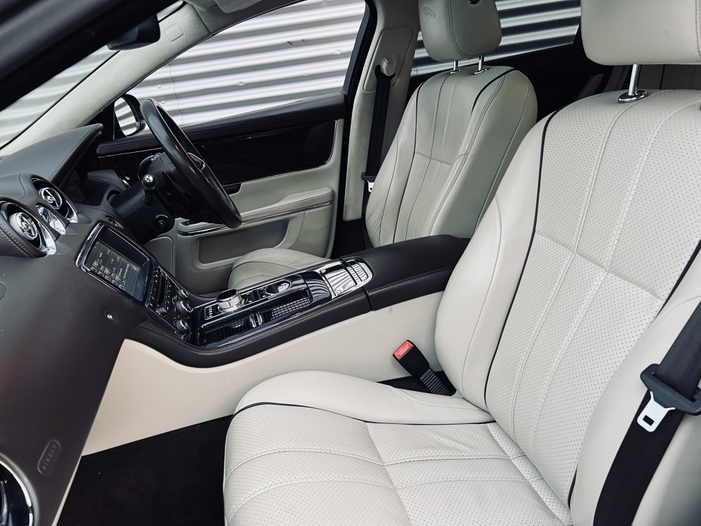 Used Jaguar XJ 2011 for sale - 76897249: Photo 14