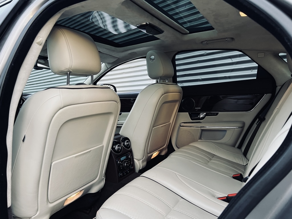 Used Jaguar XJ 2011 for sale - 76897249: Photo 27