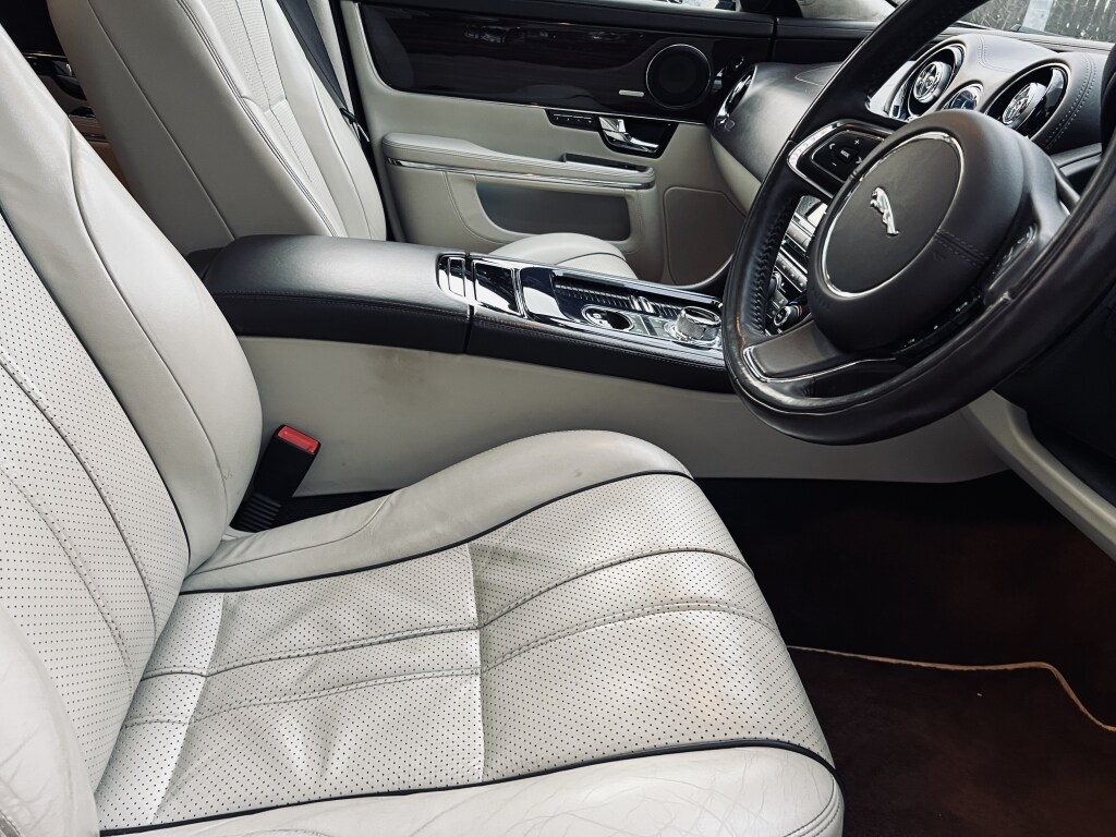 Used Jaguar XJ 2011 for sale - 76897249: Photo 31