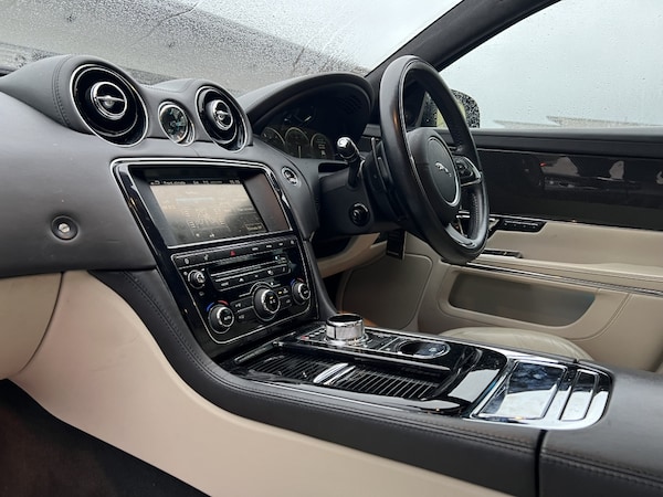 Used Jaguar XJ 2013 for sale - 75356894: Photo 12
