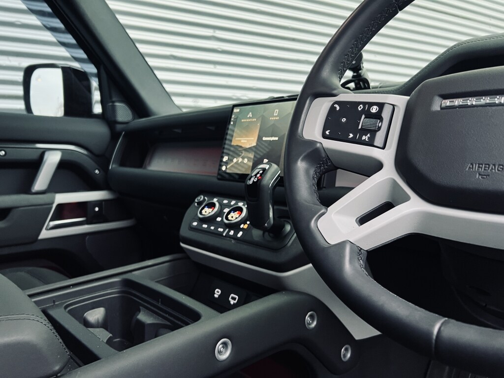 Used Land Rover Defender 110 2024 for sale - 77370929: Photo 19