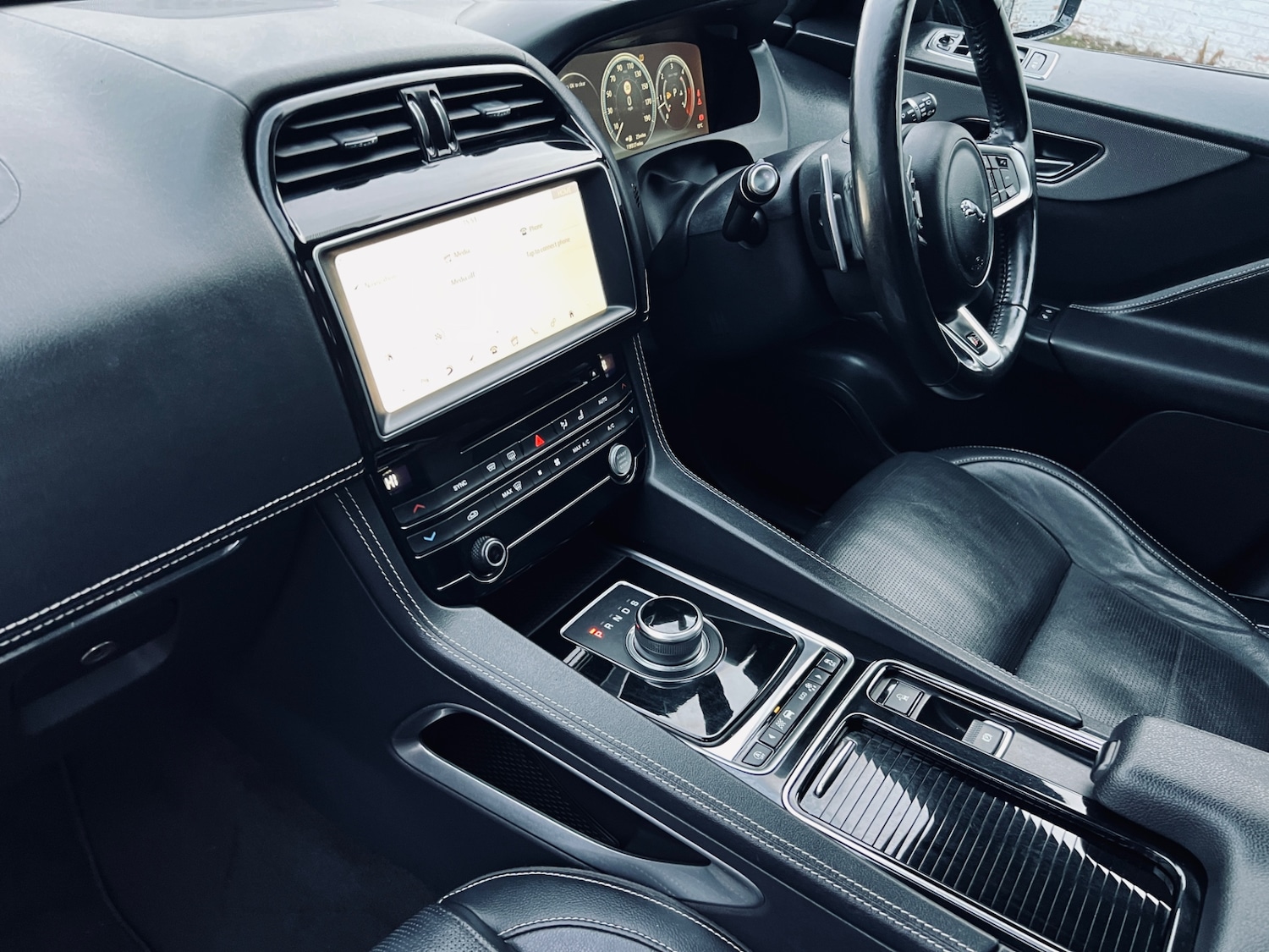 Used Jaguar F-Pace 2018 for sale - 76082848: Photo 12