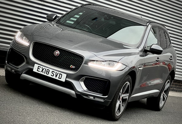Used Jaguar F-Pace 2018 for sale - 76082848: Photo 3