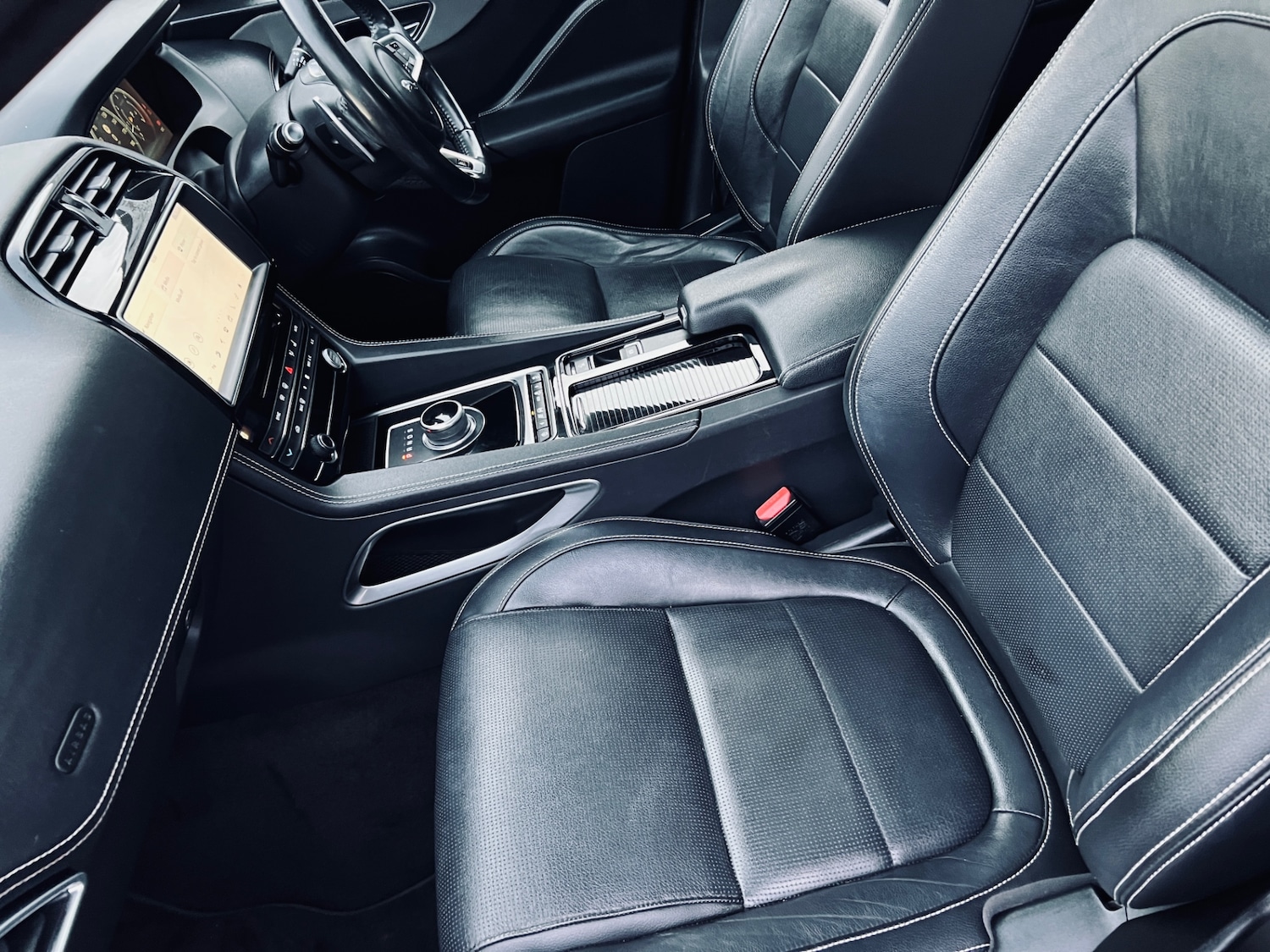 Used Jaguar F-Pace 2018 for sale - 76082848: Photo 40