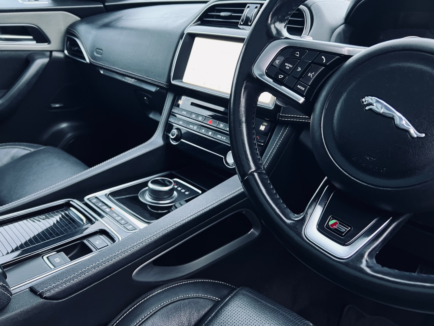 Used Jaguar F-Pace 2018 for sale - 76082848: Photo 44