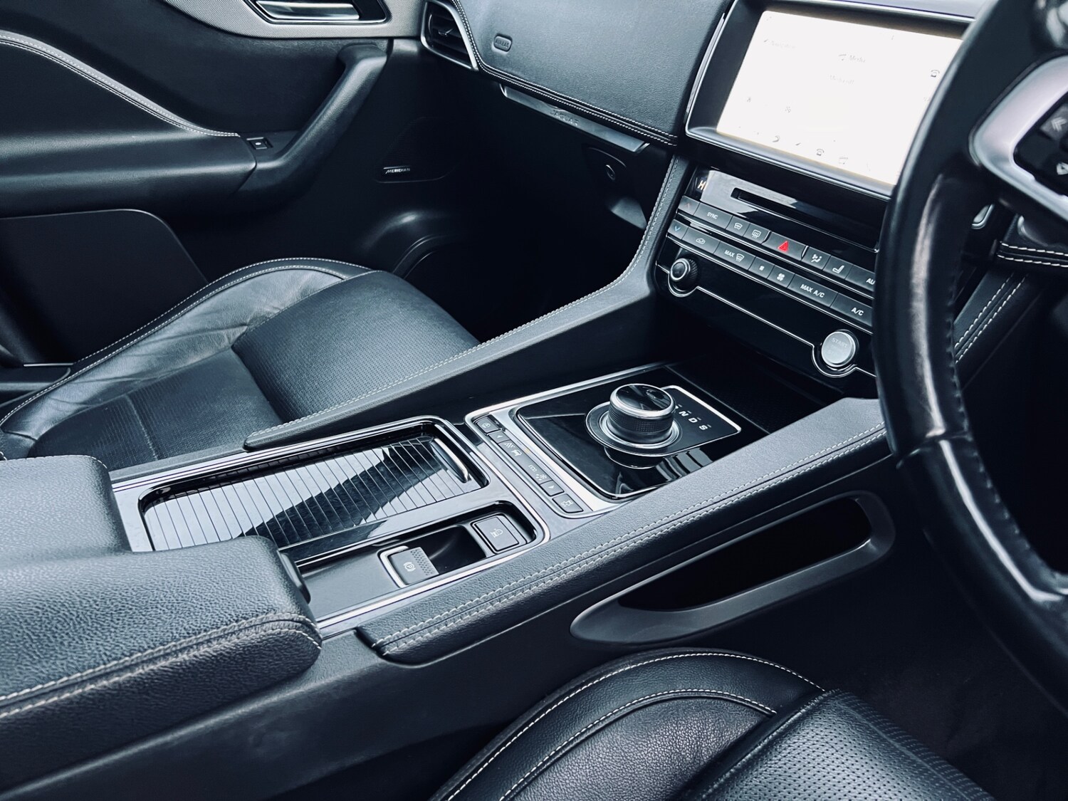 Used Jaguar F-Pace 2018 for sale - 76082848: Photo 45