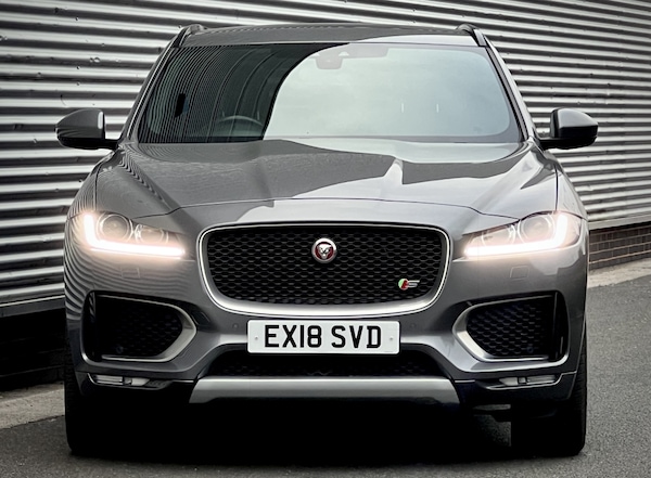 Used Jaguar F-Pace 2018 for sale - 76082848: Photo 4