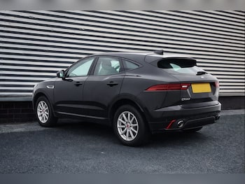 Used Jaguar E-Pace 2018 for sale - 77375720: Photo