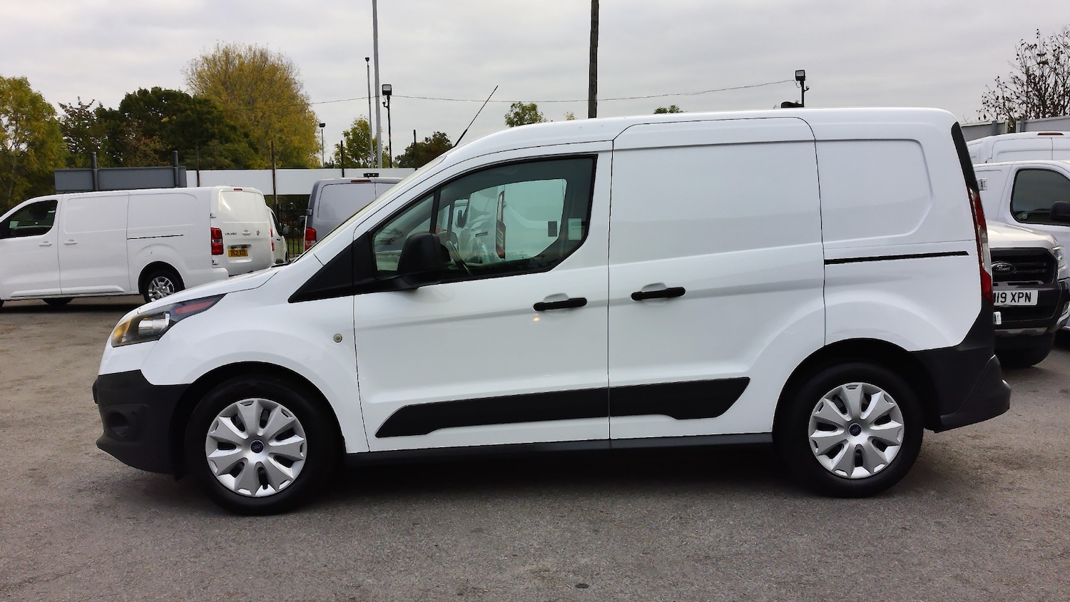 Used Ford Transit Connect 2017 for sale - 76299527: Photo 10