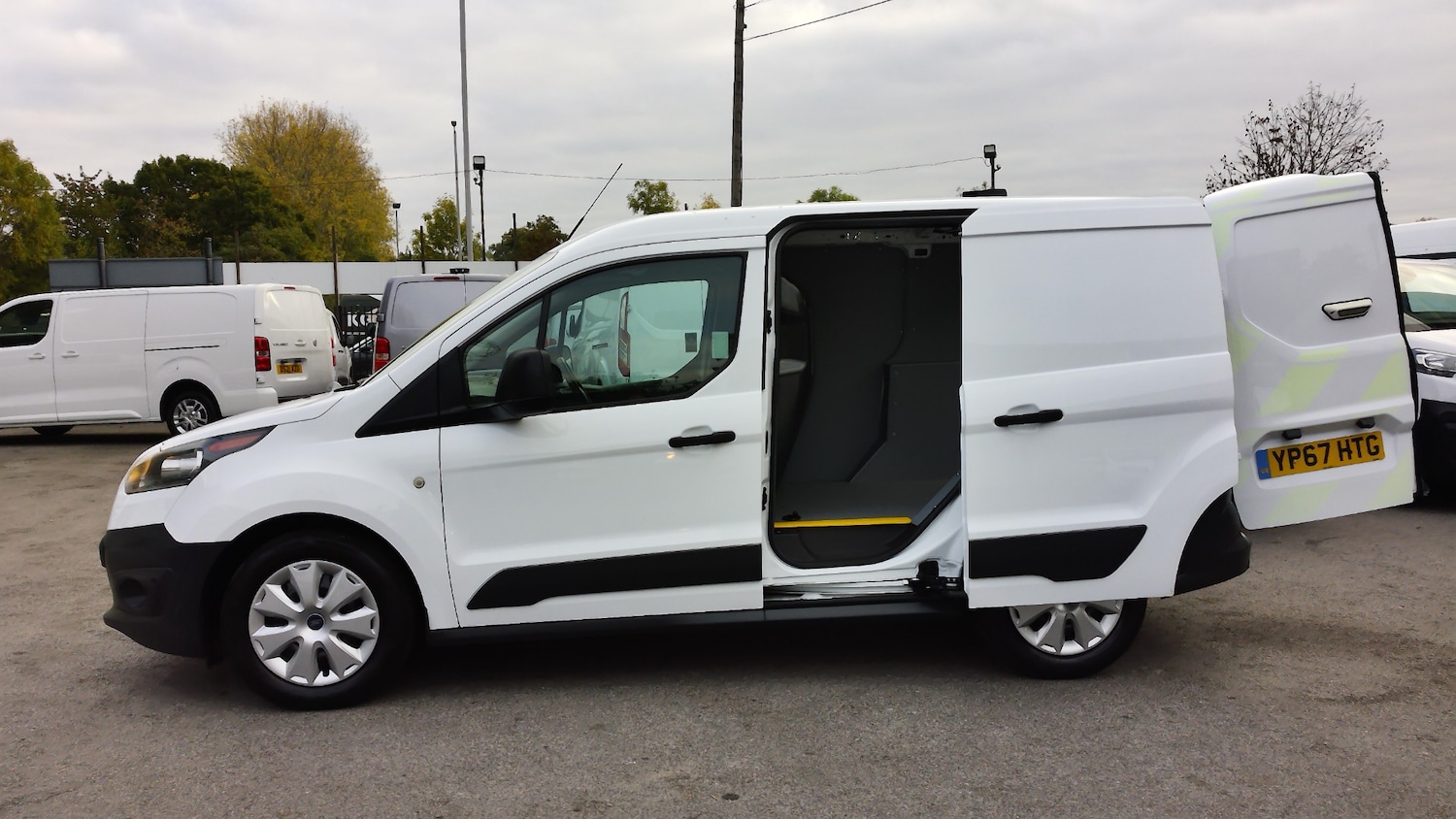 Used Ford Transit Connect 2017 for sale - 76299527: Photo 11