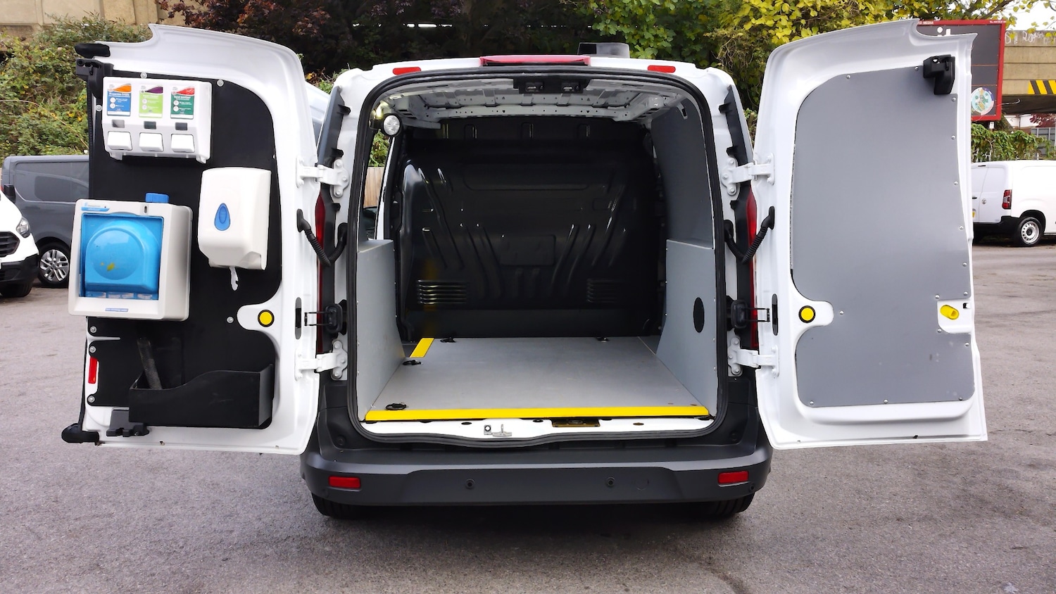 Used Ford Transit Connect 2017 for sale - 76299527: Photo 8