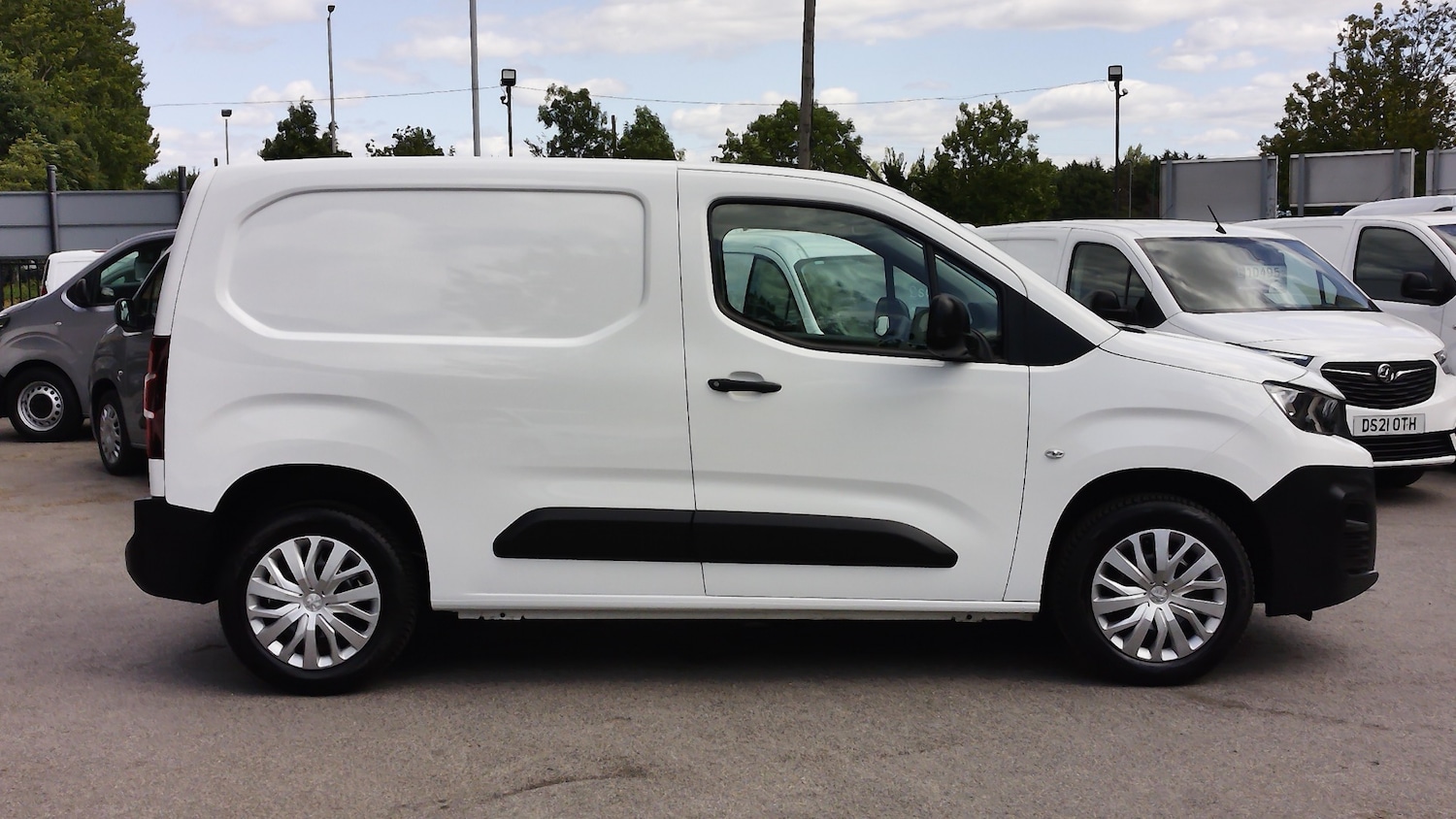 Used Peugeot Partner 2021 for sale - 76949441: Photo 4