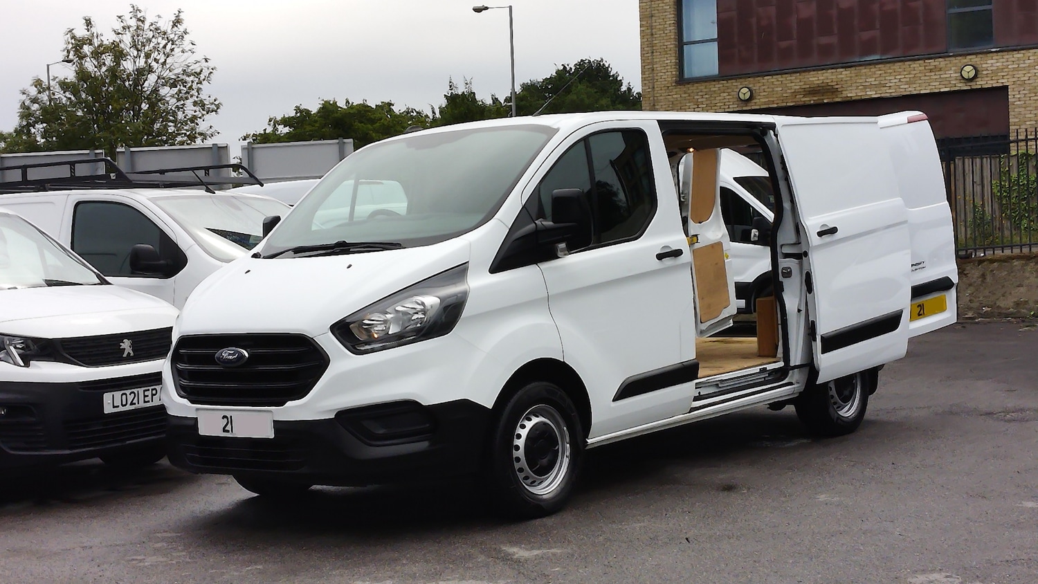 Used Ford Transit Custom 2021 for sale - 76969118: Photo 2