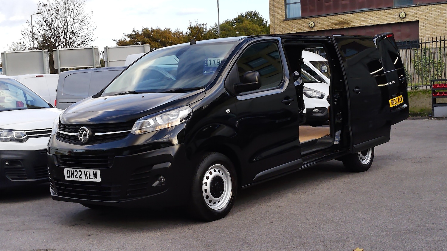 Used Vauxhall Vivaro 2022 for sale - 76391851: Photo 2