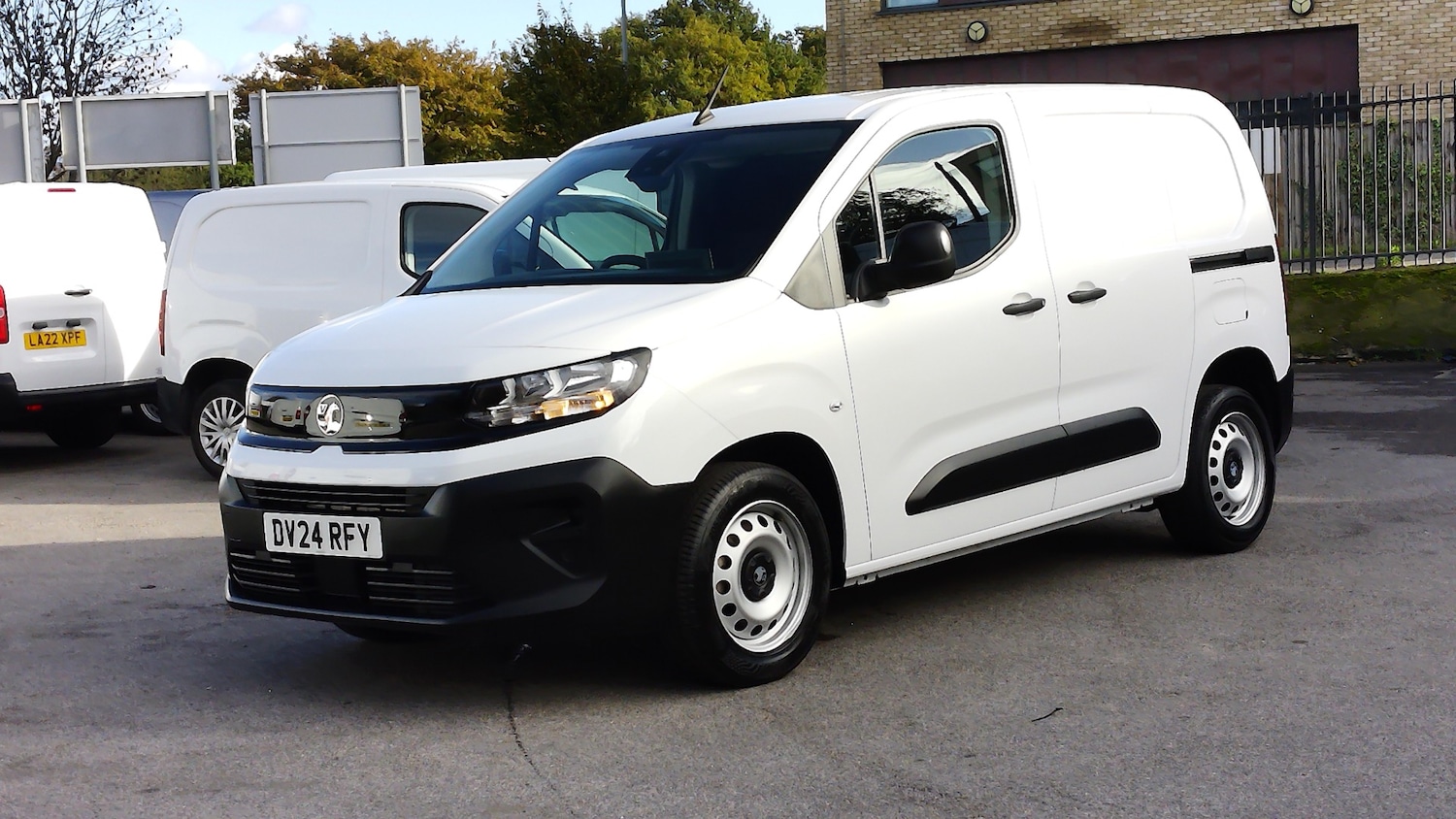 Used Vauxhall Combo 2024 for sale - 76363497: Photo 2